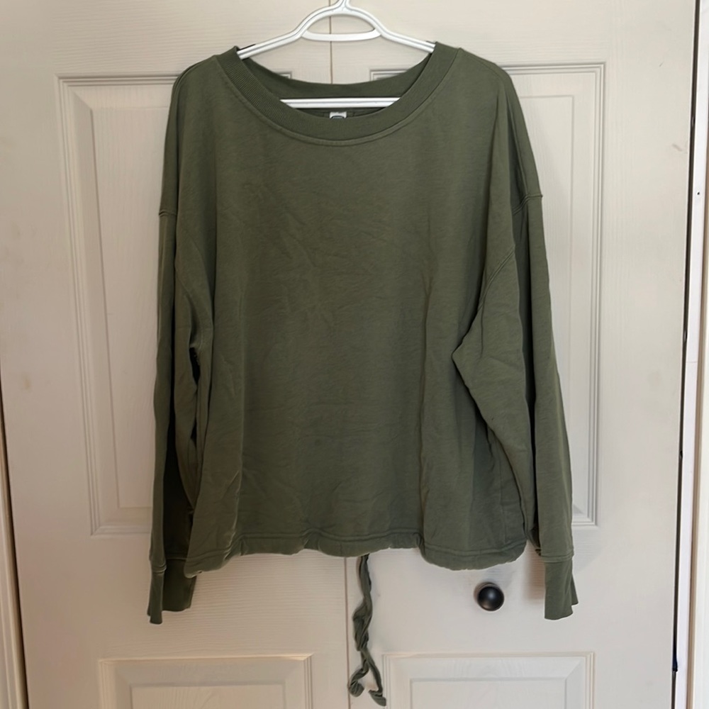 Old navy crew neck top.